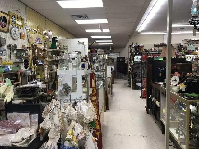 Antiques Mall Of Madison