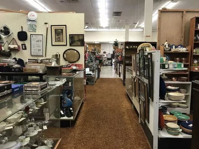 Antiques Mall Of Madison