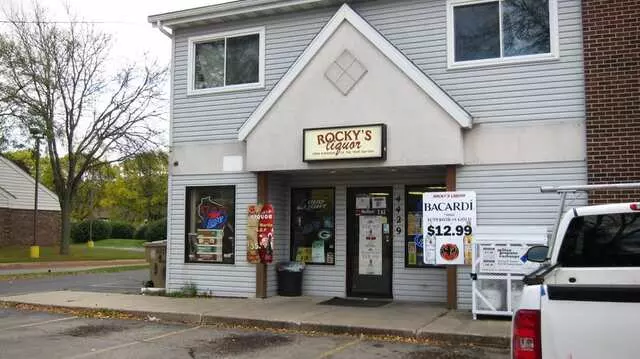 Rocky&apos;s Liquor