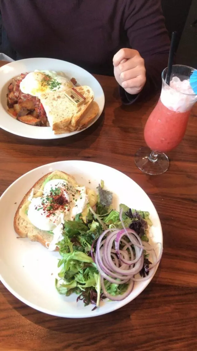 Avenue Club and the Bubble Up Bar