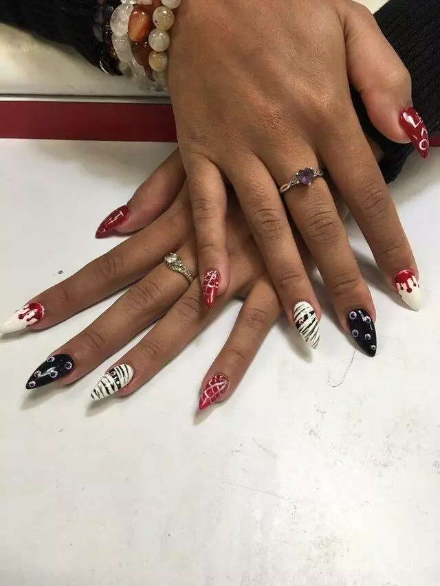 007 Nails
