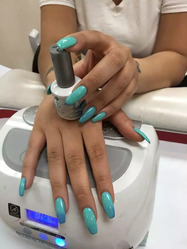 007 Nails