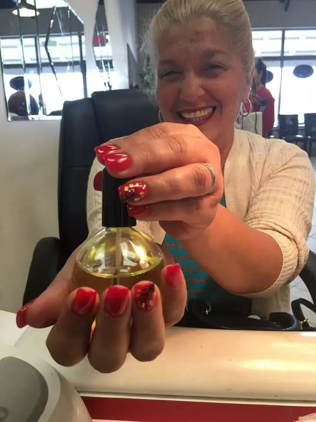 007 Nails