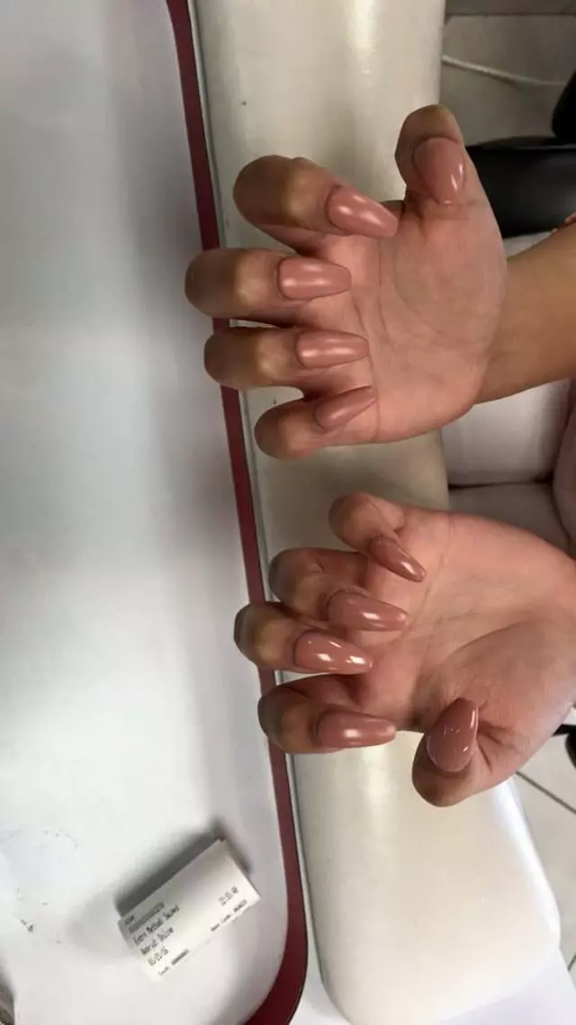 007 Nails