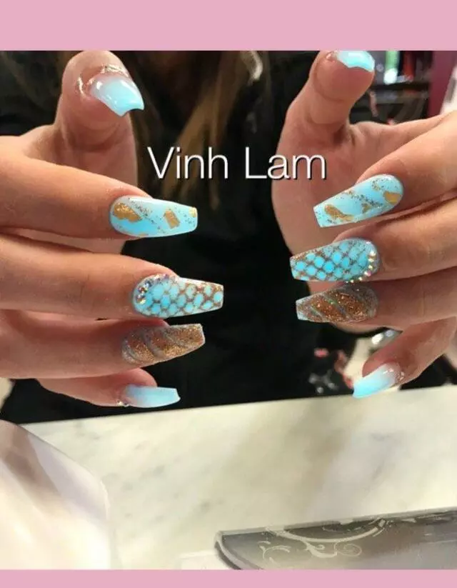 007 Nails