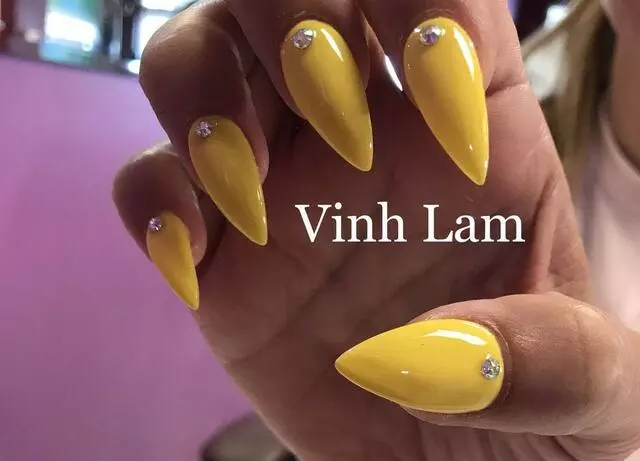 007 Nails