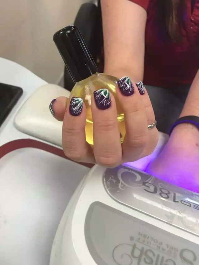 007 Nails