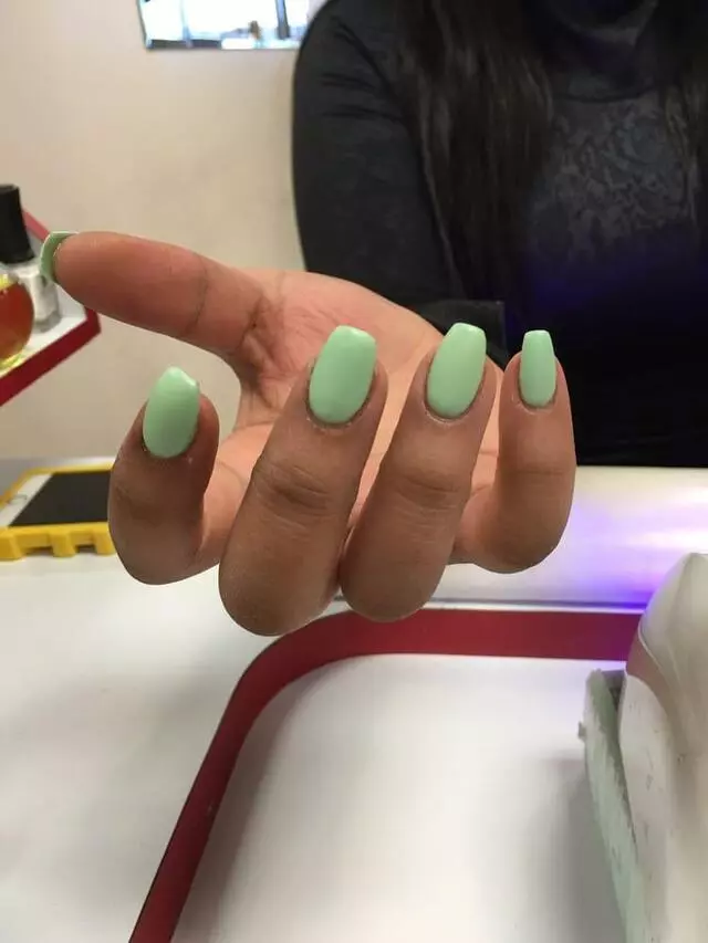 007 Nails