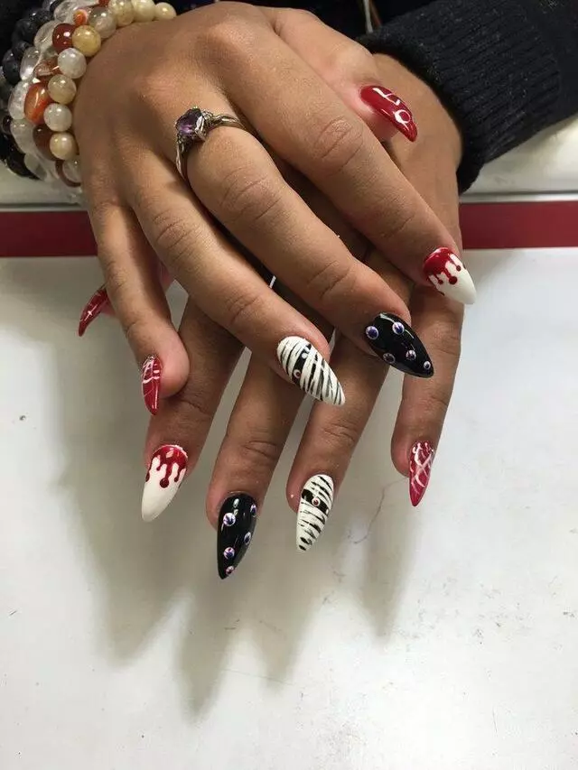 007 Nails