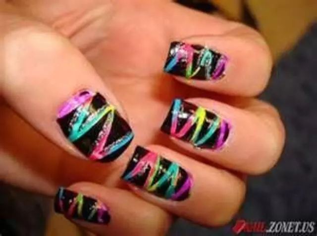 007 Nails