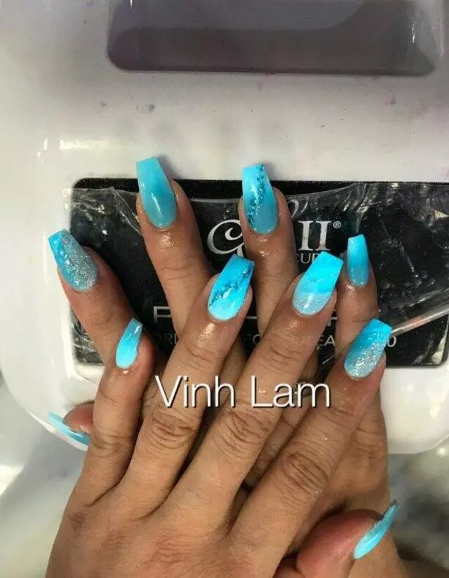 007 Nails