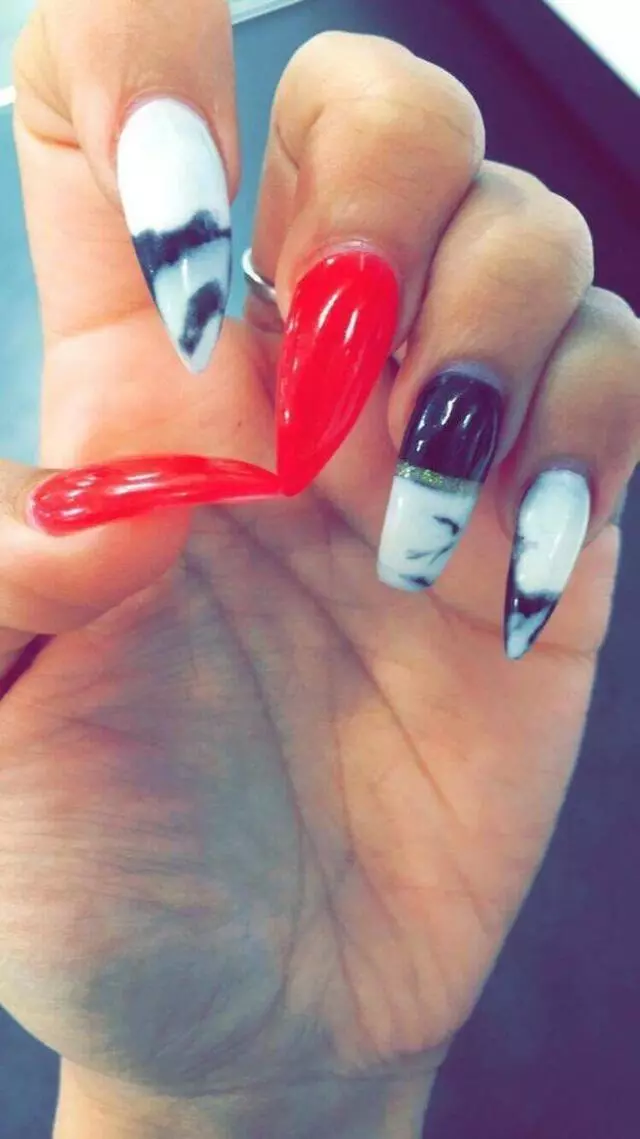 007 Nails