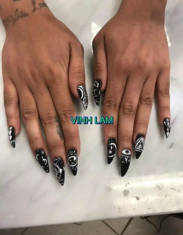 007 Nails