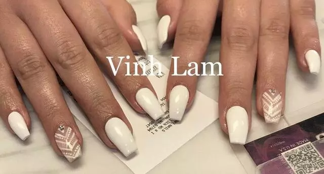 007 Nails