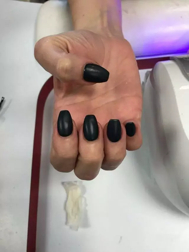 007 Nails