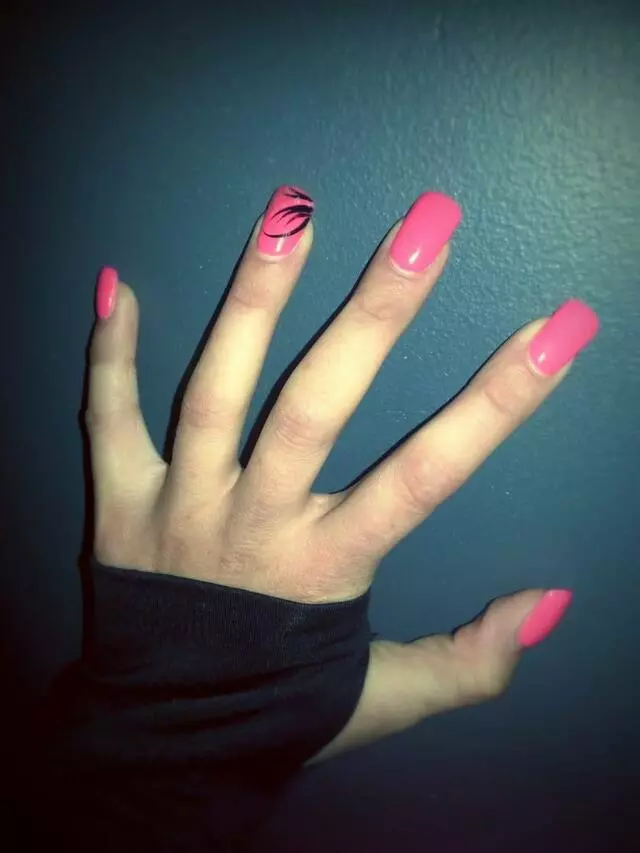 007 Nails