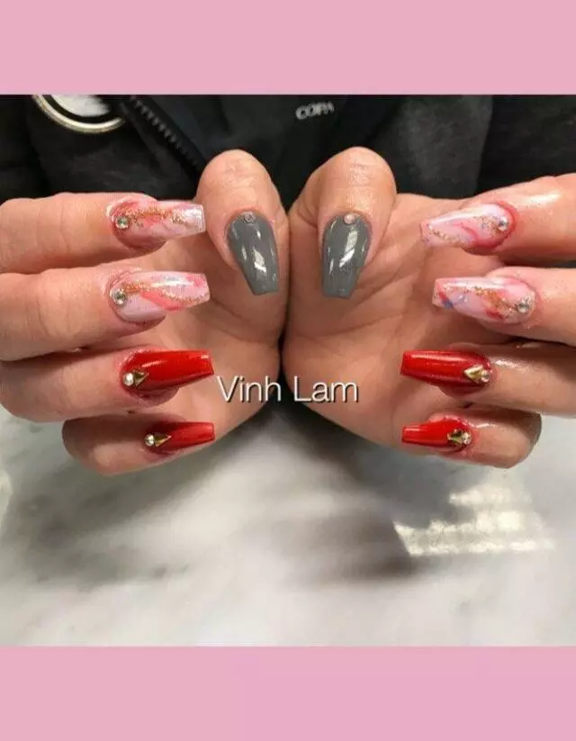 007 Nails