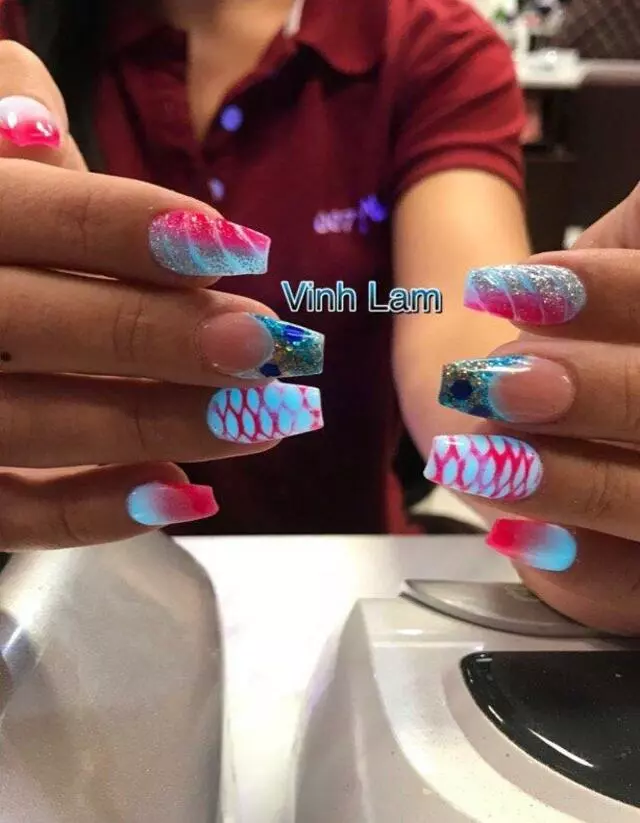 007 Nails